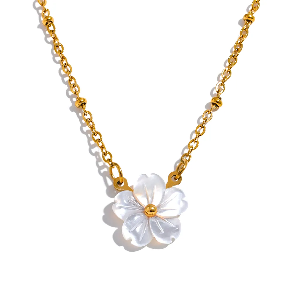 Colar Flor Branca