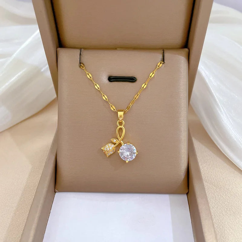 Colar Rosa Cravejada com Zircônia