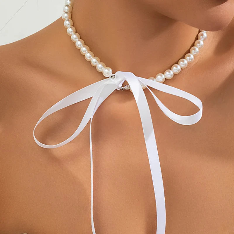 Colar Pérolas com Laço Delicado